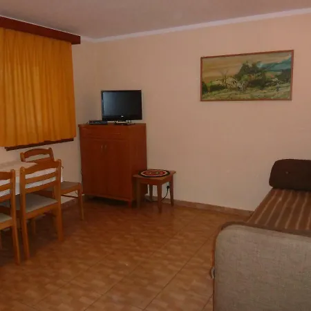 Apartmanovy Dom Frivald